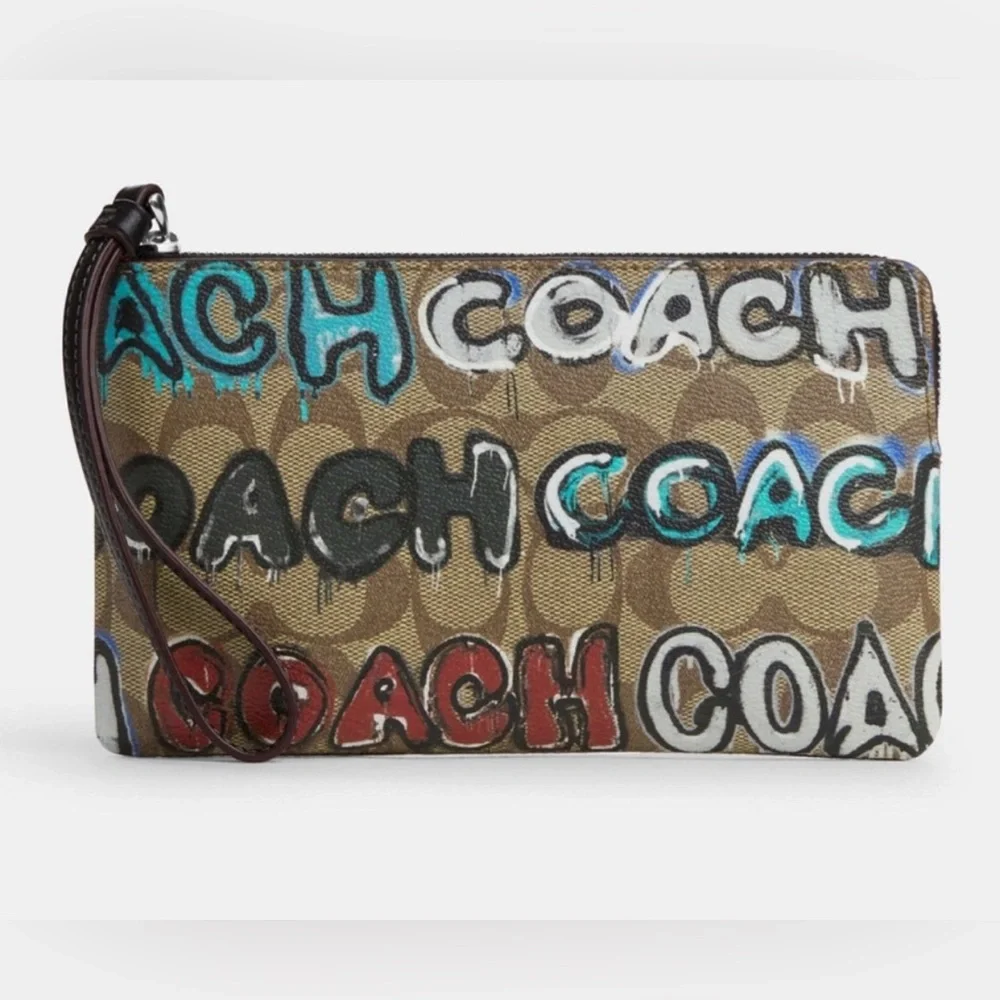 NWOT CM673 Coach X Mint + Serf Large Corner Zip Wristlet In Signature Canvas